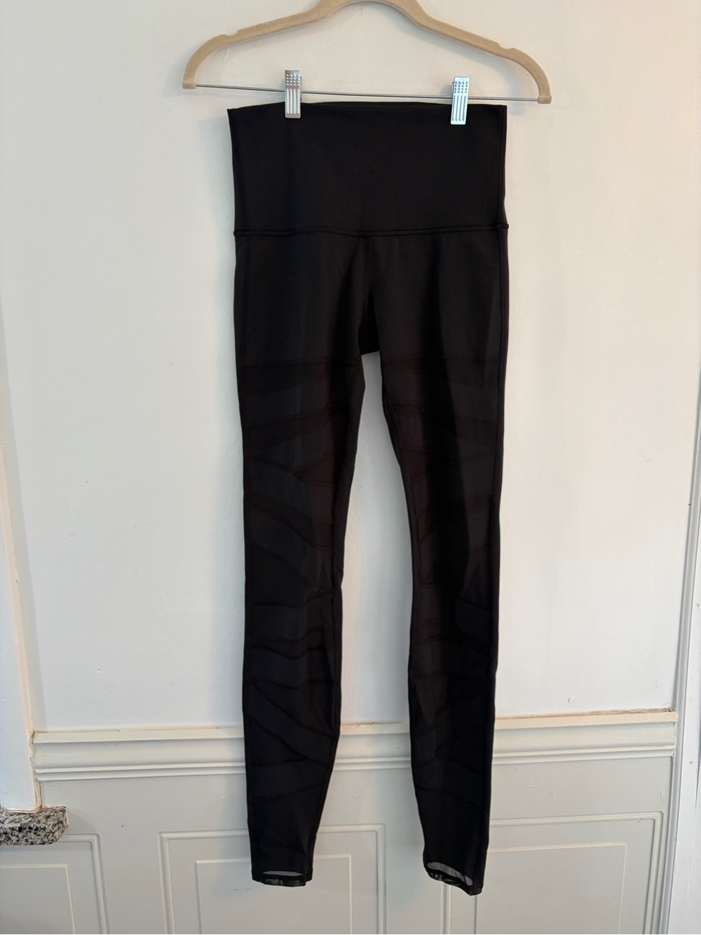 Lululemon Wunder Under Black High Rise Tech Mesh Size 6 Small